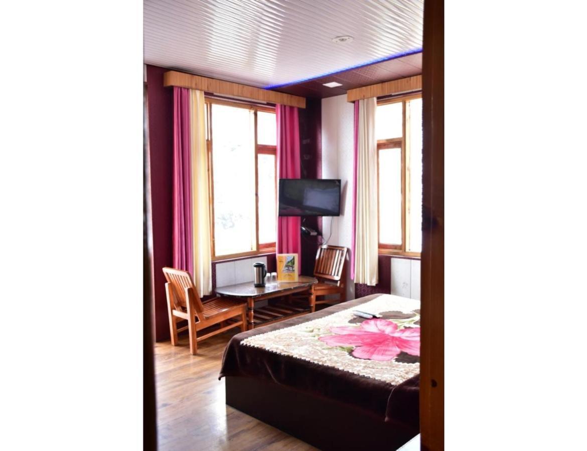Hotel Peak View, Lahaul Sissu Exterior foto